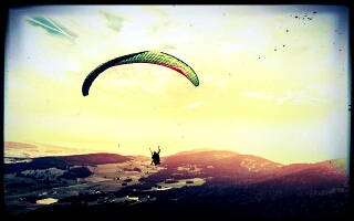 Hang glider flying